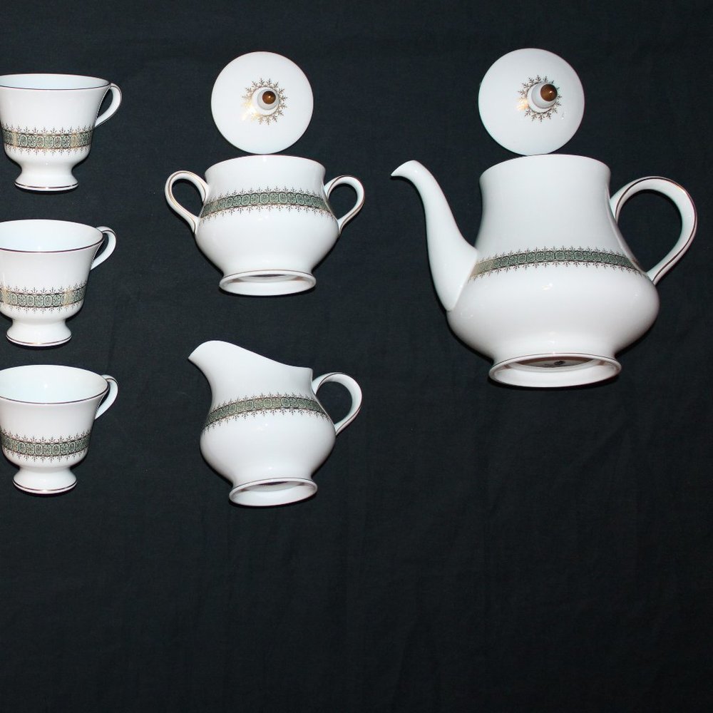Wedgwood Argyll Bone China 15pc Tea Set - Picture 2 of 16